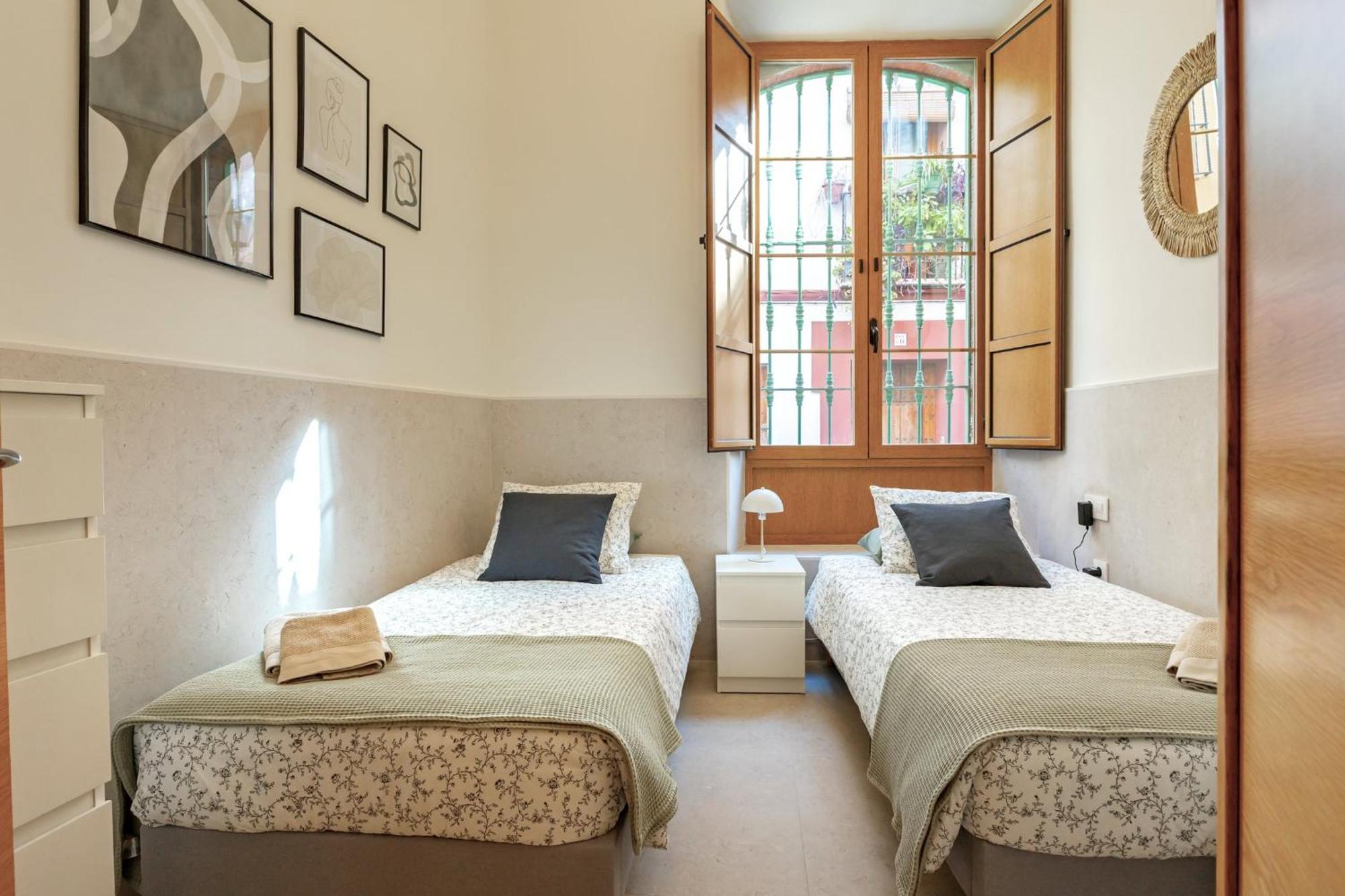 Modern Spacious Apartment Central Of Siviglia Esterno foto